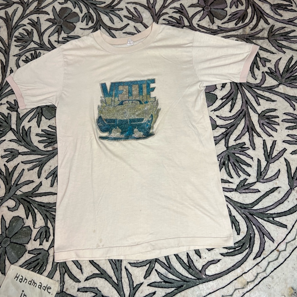 Vintage 70s 80s Corvette Racing Graphic Tee White Retro Glitter Decal Muscle Car